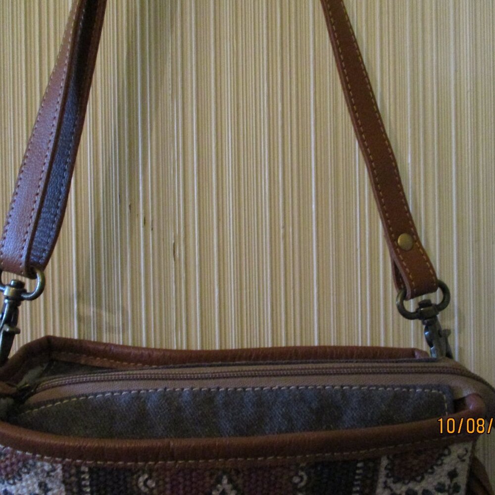 Myra Western Shoulder Bag - Picture 11 of 13